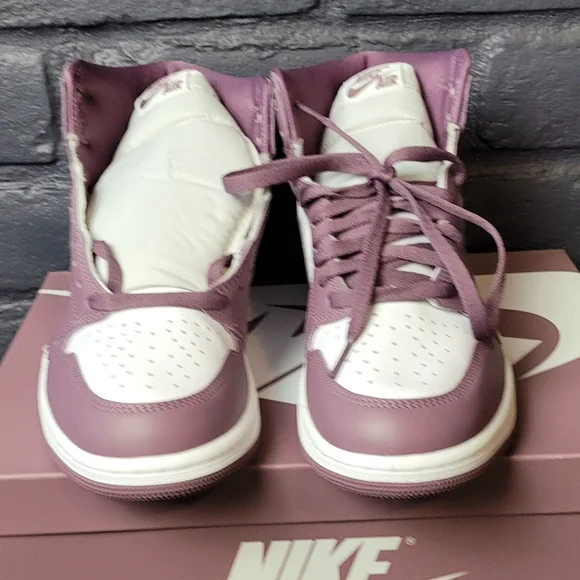 Nike Jordan Retro 1 Purple/White Size 9.5 Mens